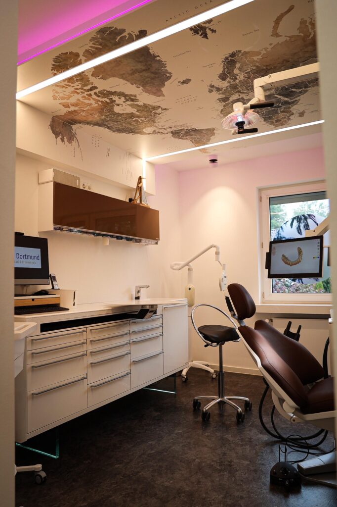Behandlungszimmer 1 der Zahnarztpraxis Zahnhaus Dortmund