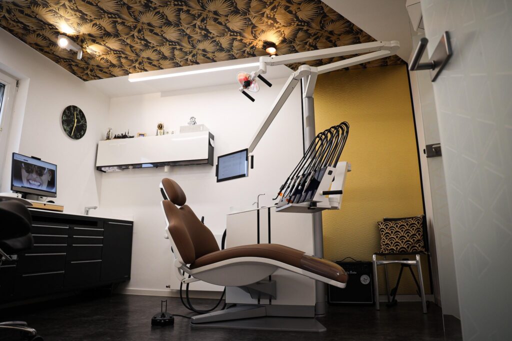Behandlungszimmer 2 der Zahnarztpraxis Zahnhaus Dortmund