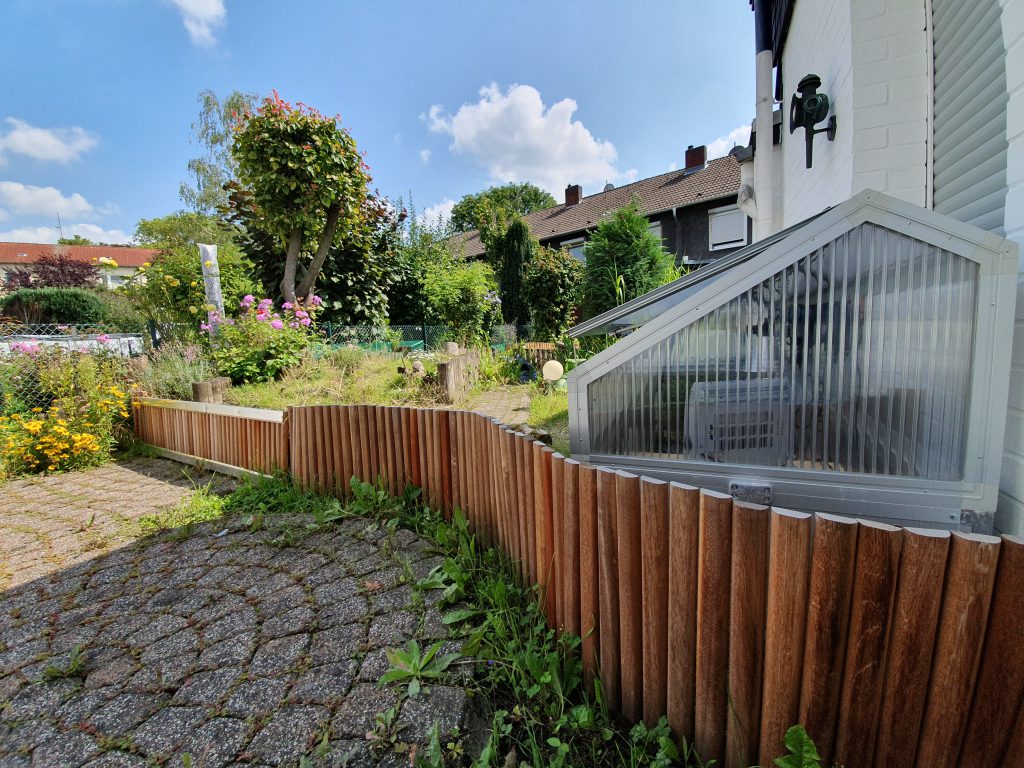 Praxisgarten mit Schildkröten der Zahnarztpraxis Zahnhaus Dortmund