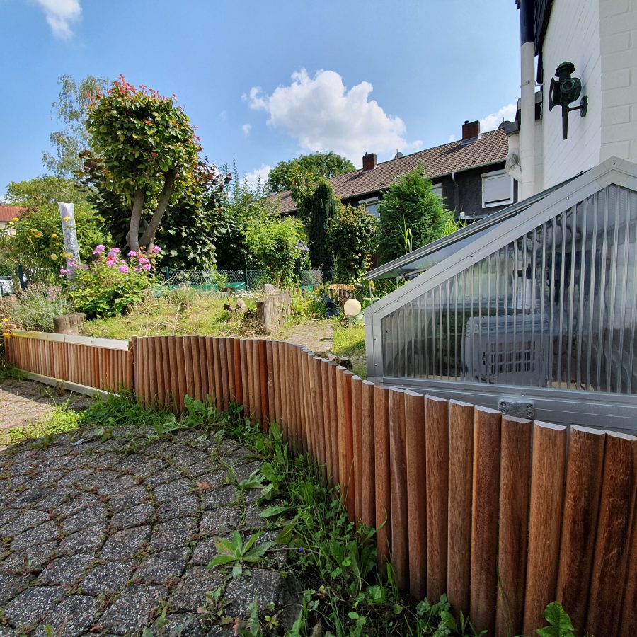 Praxisgarten mit Schildkröten der Zahnarztpraxis Zahnhaus Dortmund